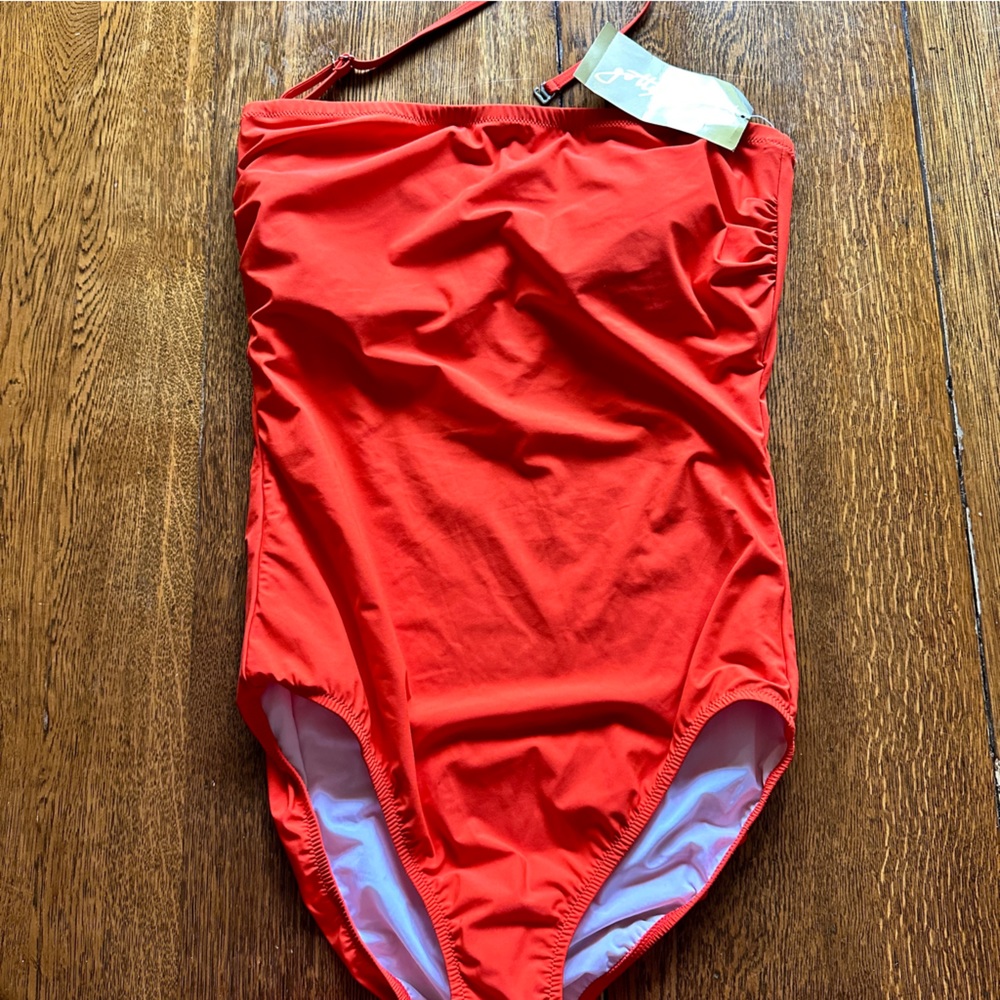 Gottex Red / Orange One Piece Swimsuit 🧡❤️